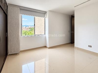 Apartamento de 3 alcobas en venta en Loma De Los Bernal, Medellín, 80 m² · foto 12 de 20