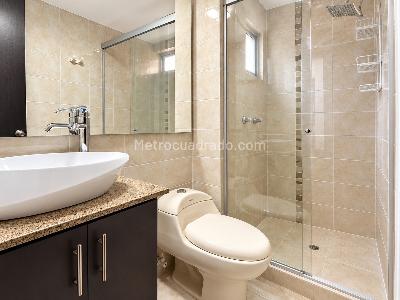 Apartamento de 3 alcobas en venta en Loma De Los Bernal, Medellín, 80 m² · foto 13 de 20