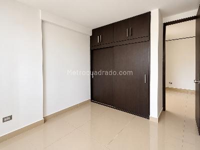 Apartamento de 3 alcobas en venta en Loma De Los Bernal, Medellín, 80 m² · foto 16 de 20