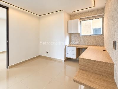 Apartamento de 3 alcobas en venta en Loma De Los Bernal, Medellín, 80 m² · foto 18 de 20