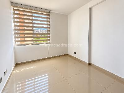 Apartamento de 3 alcobas en venta en Loma De Los Bernal, Medellín, 80 m² · foto 20 de 20