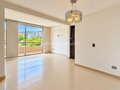 Apartamento de 3 alcobas en venta en Loma De Los Bernal, Medellín, 80 m² · foto 5 de 20
