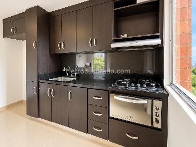 Apartamento de 3 alcobas en venta en Loma De Los Bernal, Medellín, 80 m² · foto 9 de 20