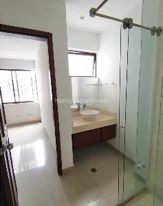 Apartamento de 3 alcobas en venta en La Arboleda, Cali, 183 m² · foto 8 de 13
