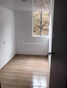 Apartamento de 3 alcobas en venta en Robledo Pajarito, Medellín, 48 m² · foto 5 de 7