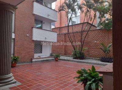 Apartamento de 2 alcobas en venta en Las Acacias, Medellín, 74 m² · foto 1 de 10