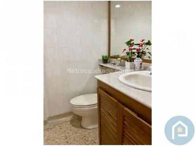 Apartamento de 5 alcobas en venta en Laureles, Medellín, 214 m² · foto 12 de 19