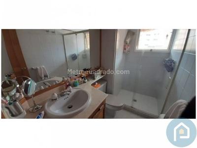 Apartamento de 5 alcobas en venta en Laureles, Medellín, 214 m² · foto 15 de 19