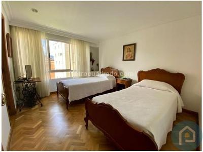Apartamento de 5 alcobas en venta en Laureles, Medellín, 214 m² · foto 18 de 19