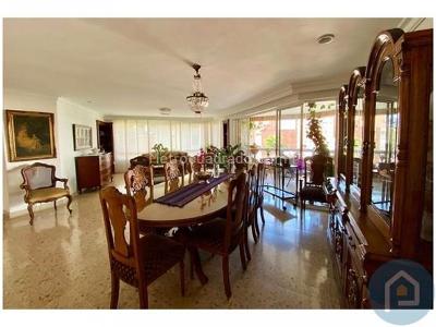 Apartamento de 5 alcobas en venta en Laureles, Medellín, 214 m² · foto 2 de 19