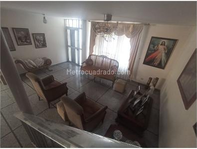 Casa de 5 alcobas en venta en Laureles, Medellín, 225 m² · foto 3 de 19