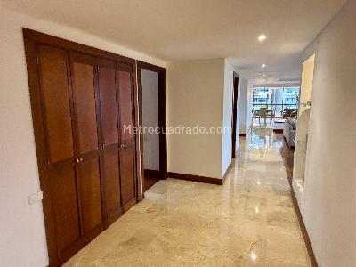 Apartamento de 4 alcobas en venta en Los Balsos, Medellín, 271 m² · foto 13 de 20