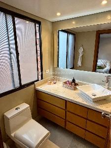 Apartamento de 4 alcobas en venta en Los Balsos, Medellín, 271 m² · foto 16 de 20