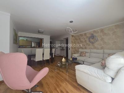 Apartamento en venta en Loma De Los Bernal, Medellín · foto 4 de 19