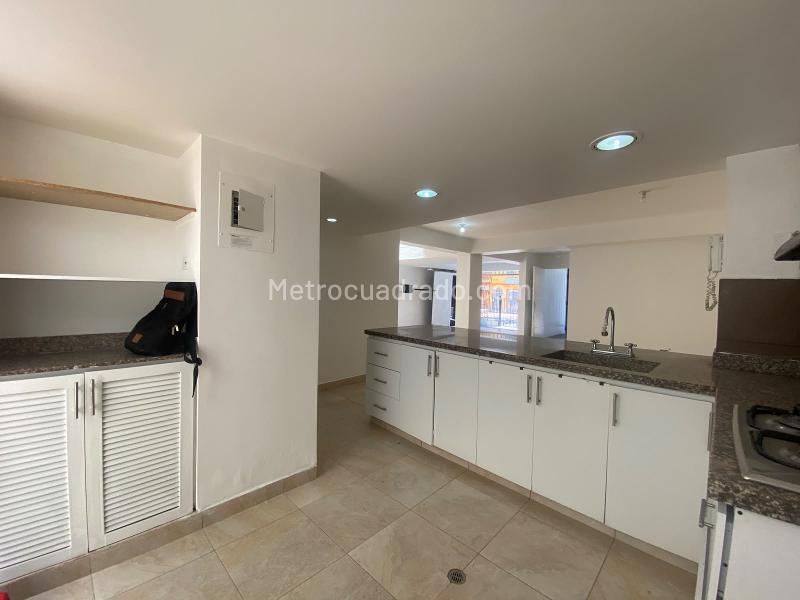 Edificio de Oficinas en Venta, San Bernardo, Medellín - Vista 2