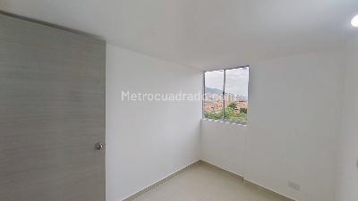 Apartamento de 3 alcobas en venta en El Paraiso, Bello, 55 m² · foto 7 de 20