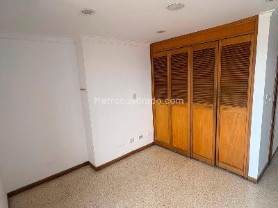 Apartamento de 3 alcobas en arriendo en La Castellana, Medellín, 90 m² · foto 10 de 18
