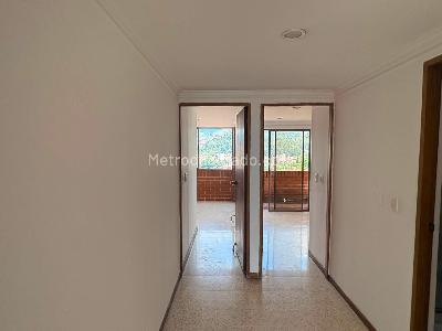 Apartamento de 3 alcobas en arriendo en La Castellana, Medellín, 90 m² · foto 13 de 18