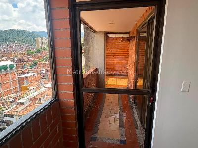 Apartamento de 3 alcobas en arriendo en La Castellana, Medellín, 90 m² · foto 5 de 18