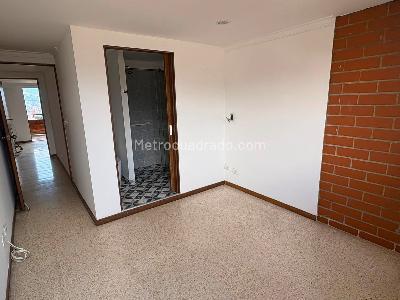 Apartamento de 3 alcobas en arriendo en La Castellana, Medellín, 90 m² · foto 9 de 18