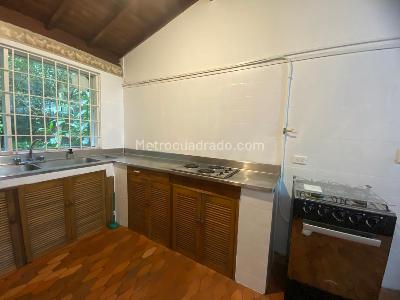 Casa en arriendo en El Poblado, Medellín · foto 3 de 20