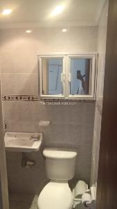 Casa de 4 alcobas en arriendo en Estadio, Medellín, 252 m² · foto 10 de 11