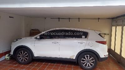 Casa de 4 alcobas en arriendo en Estadio, Medellín, 252 m² · foto 11 de 11
