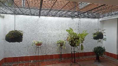 Casa de 4 alcobas en arriendo en Estadio, Medellín, 252 m² · foto 2 de 11
