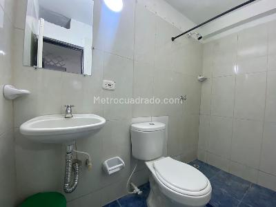 Apartamento de 1 alcoba en arriendo en La Pilarica, Medellín, 20 m² · foto 11 de 13