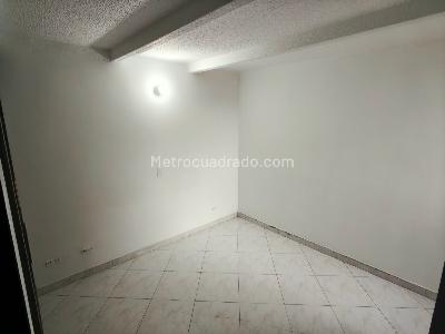 Apartamento de 3 alcobas en arriendo en Los Colores, Medellín, 56 m² · foto 5 de 12