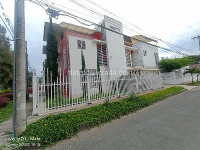 Casa de 4 alcobas en venta en Las Mercedes, Palmira, 348 m² · foto 2 de 20