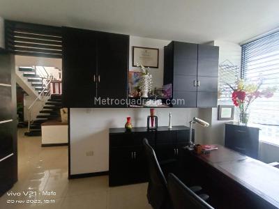 Casa de 4 alcobas en venta en Las Mercedes, Palmira, 348 m² · foto 6 de 20