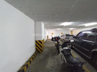 Apartamento de 4 alcobas en venta en Versalles, Cali, 307 m² · foto 2 de 20