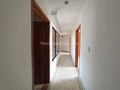 Apartamento de 4 alcobas en venta en Versalles, Cali, 307 m² · foto 16 de 20