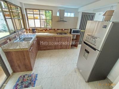 Casa de 5 alcobas en venta en La Buitrera, Cali, 250 m² · foto 3 de 20
