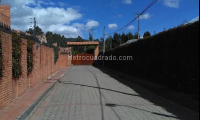 Casa de 3 alcobas en venta en Av Chilacos, Chía, 220 m² · foto 2 de 20