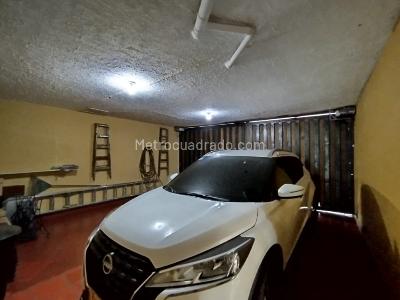 Casa de 5 alcobas en venta en Cristales, Cali, 475 m² · foto 4 de 20