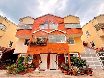 Casa de 3 alcobas en venta en Prados De Cañaveral, Floridablanca, 270 m² · foto 2 de 20