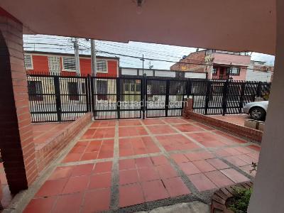 Casa de 3 alcobas en venta en Centro A Media Cuadra Del Parque Principal De Chia, Chía, 83 m² · foto 5 de 20