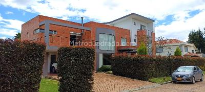 Casa de 5 alcobas en venta en Bojaca, Chía, 1000 m² · foto 2 de 10
