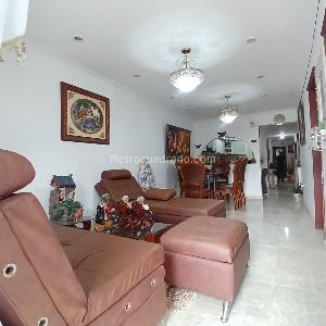 Casa de 5 alcobas en venta en Ulpiano Lloreda, Cali, 255 m² · foto 2 de 20