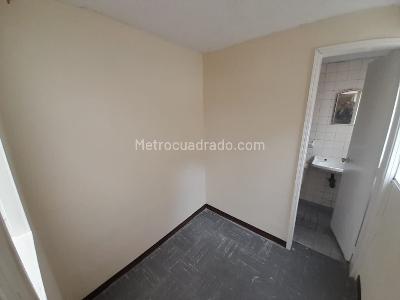 Casa de 4 alcobas en venta en San Jose De Spring, Bogotá, 124 m² · foto 10 de 20