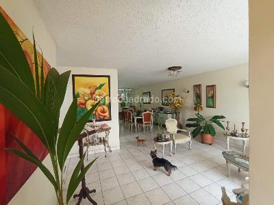 Casa de 5 alcobas en venta en Prados Del Norte, Cali, 240 m² · foto 3 de 20