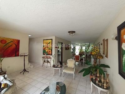 Casa de 5 alcobas en venta en Prados Del Norte, Cali, 240 m² · foto 5 de 20
