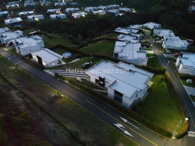 Casa en venta en Condina, Pereira · foto 2 de 16