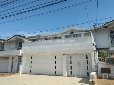 Casa de 4 alcobas en venta en Pampalinda, Cali, 400 m² · foto 2 de 20