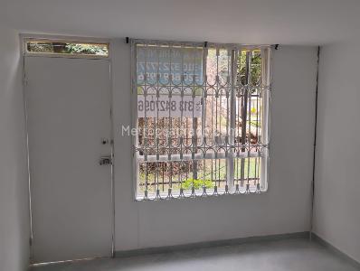 Casa de 3 alcobas en arriendo en Mirandela, Bogotá, 79 m² · foto 3 de 20