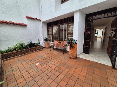 Casa de 5 alcobas en venta en El Prado, Bucaramanga, 200 m² · foto 2 de 20