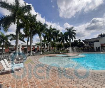 Casa en venta en Santa Clara De Las Villas, Pereira · foto 2 de 19