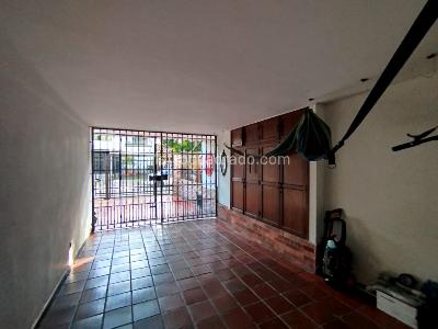 Casa de 5 alcobas en venta en Prados Del Norte, Cali, 240 m² · foto 2 de 20
